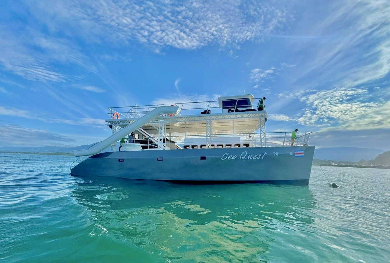 Sea Quest Catamaran cruise along the Manuel Antonio coastline